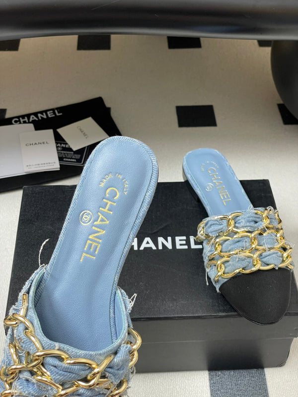 CC 25B Chain Closed Toe Flat Mule Light Blue Denim 393887