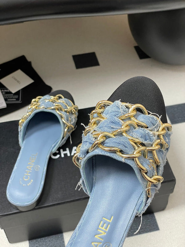 CC 25B Chain Closed Toe Flat Mule Light Blue Denim 393887