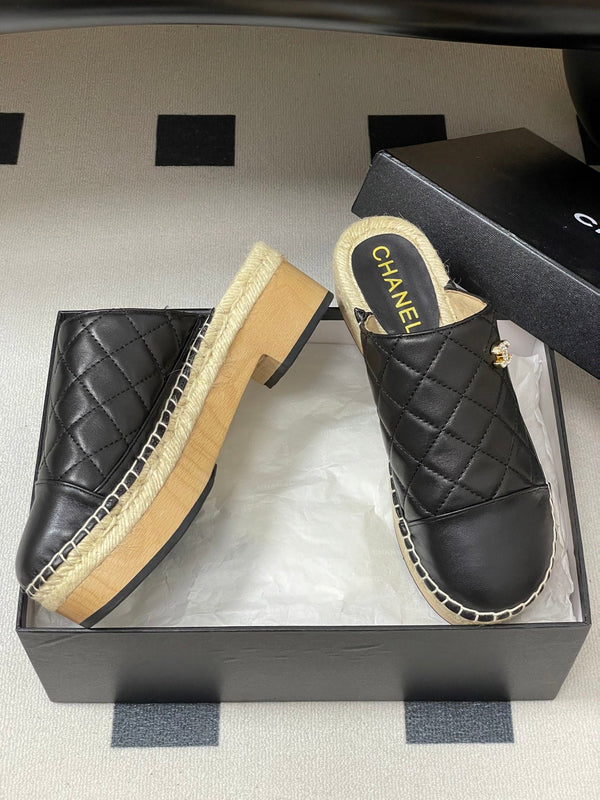 CC 25A Clog Slippers 40mm Black Quilted Lambskin 393951