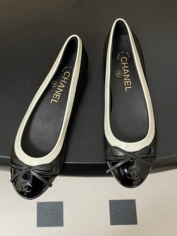 CC 25A Small Bow Ballet Flats Black Mix White Sheepskin 393967