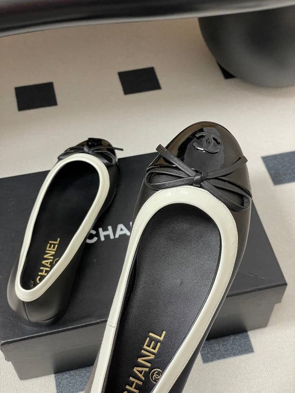 CC 25A Small Bow Ballet Flats Black Mix White Sheepskin 393967