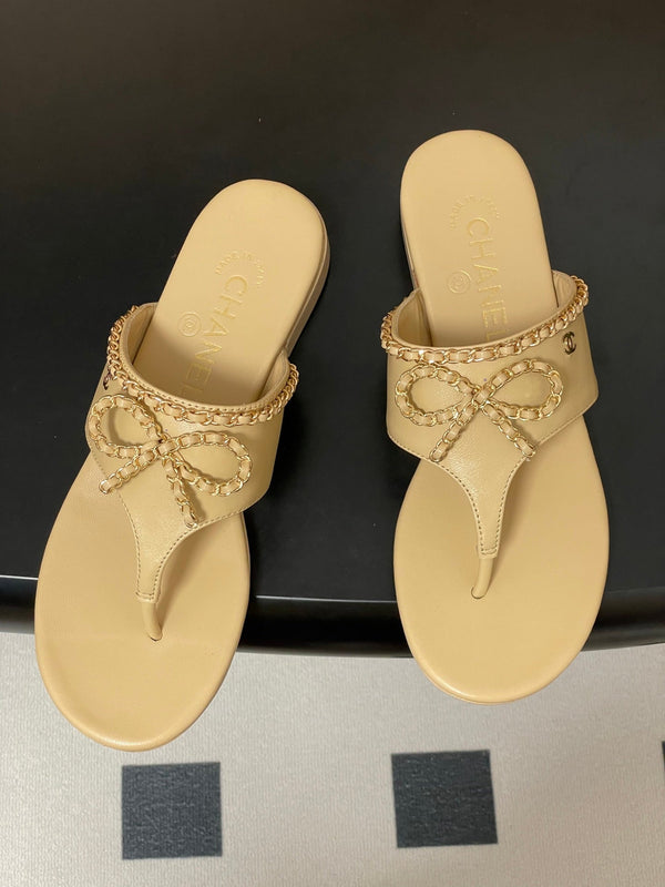 CC 25B Chain Bow Flip-flops Beige Sheepskin 393985