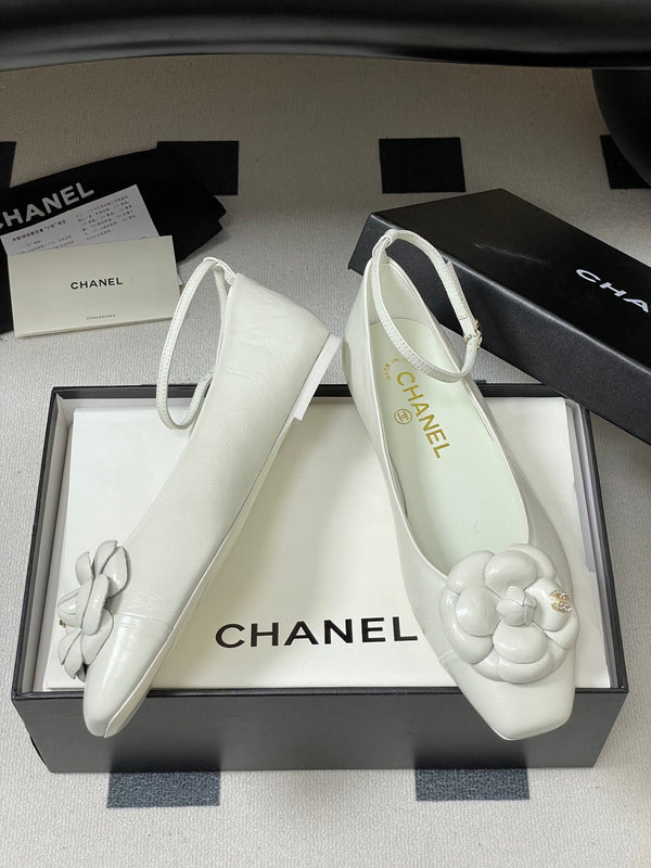 CC 25s Métiers d’art Ballet flats 10mm White Cowhide 413308