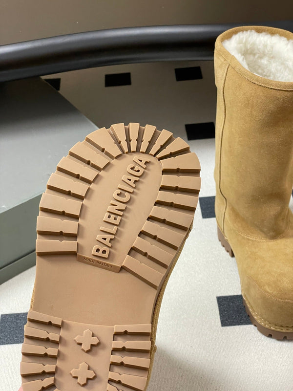 Balenciaga High Snow Boots Beige Suede 535031