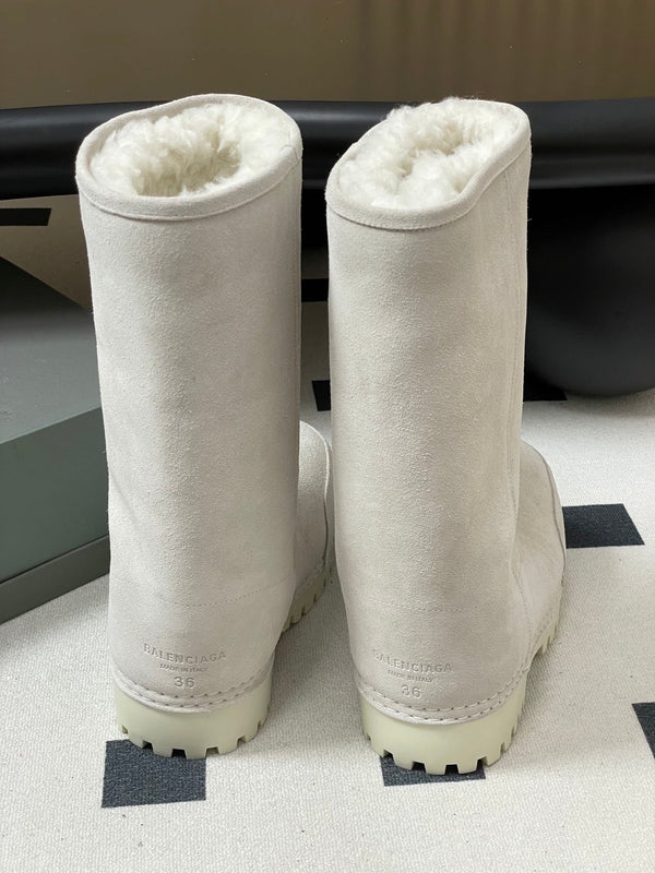 Balenciaga High Snow Boots White Suede 535032