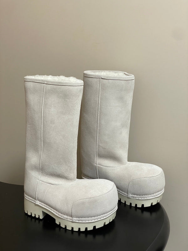 Balenciaga High Snow Boots White Suede 535032