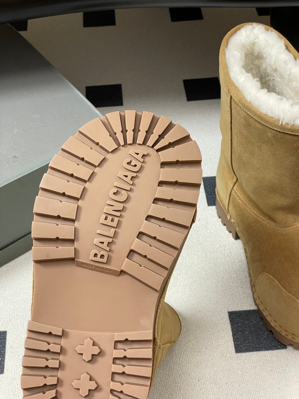 Balenciaga Low Snow Boots Beige Suede 535034