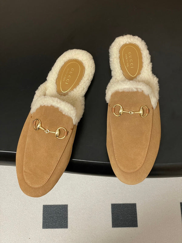 GG horsebit flat mules nude suede and wool 534708