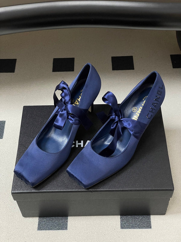 CC 26 Pompe Satin Bleu Soie 593134