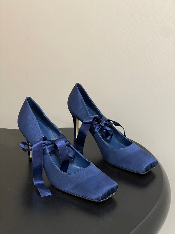 CC 26 Pompe Satin Bleu Soie 593134