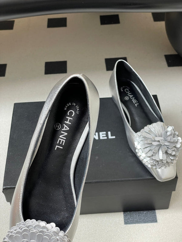 CC 26 Ballerines fleuries en agneau argenté 593166