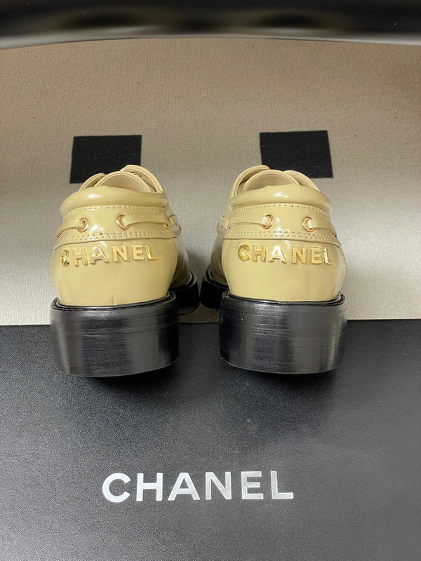 Mocassin à lacets CC 26 en agneau beige 594247