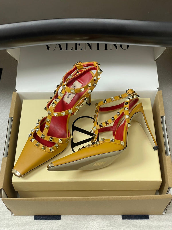 VT Rockstud Kidskin Pump 100mm Mustard Sheepskin 835112