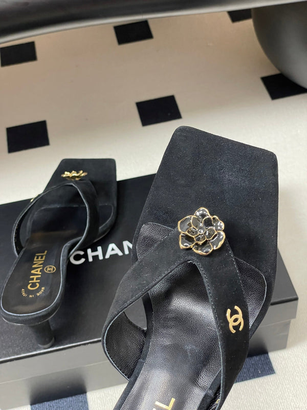 CC 26s Camellia High-Heeled Sandals Square Toe 6cm Black Suede 834731