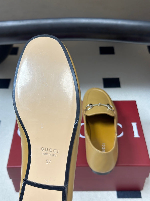 GG 26s Horsebit Loafers Flat Beige Glossy Leather 952566