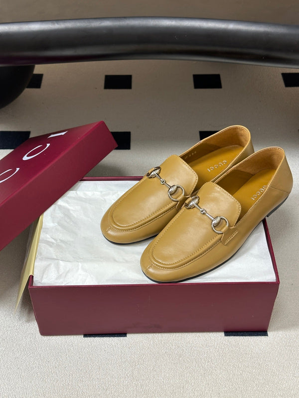 GG 26s Horsebit Loafers Flat Beige Glossy Leather 952566