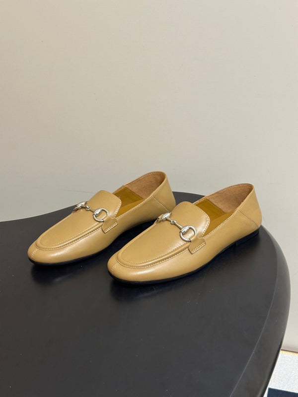 GG 26s Horsebit Loafers Flat Beige Glossy Leather 952566