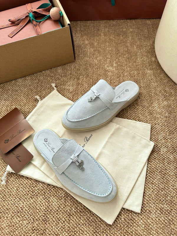 Mules plates Charms Walk Loro Piana en suède bleu Water 623557
