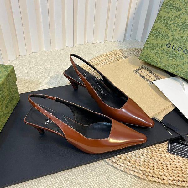 Slingback GG da donna in pelle liscia con logo G color marrone pan di zenzero