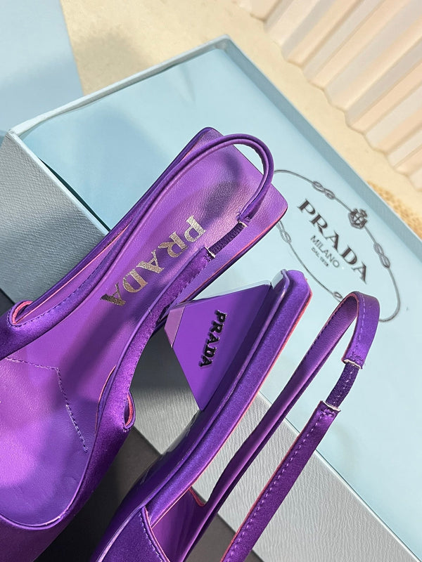 DÉCOLLETÉ CON CINTURINO E PUNTA QUADRATA PRA IN RASO VIOLA