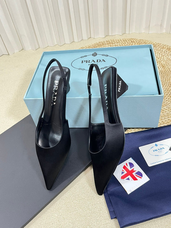 DÉCOLLETÉ CON CINTURINO A PUNTA PRA IN RASO NERO