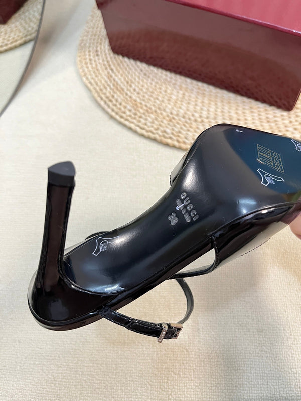 DÉCOLLETÉ ALTO SLINGBACK 10 CM IN PELLE DI VITELLO NERA LUCIDA