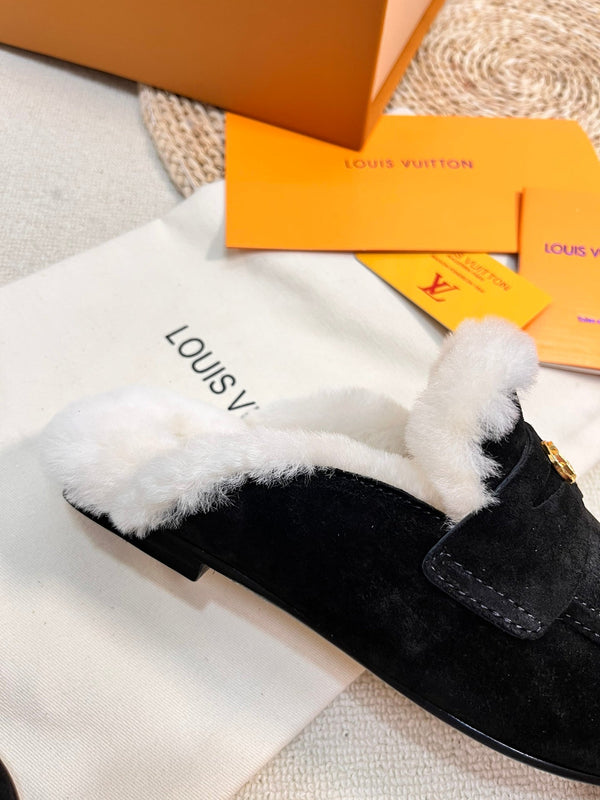 ZOCCOLI LV COSY FLAT COMFORT IN CAMOSCIO NERO E FODERA IN SHEARLING