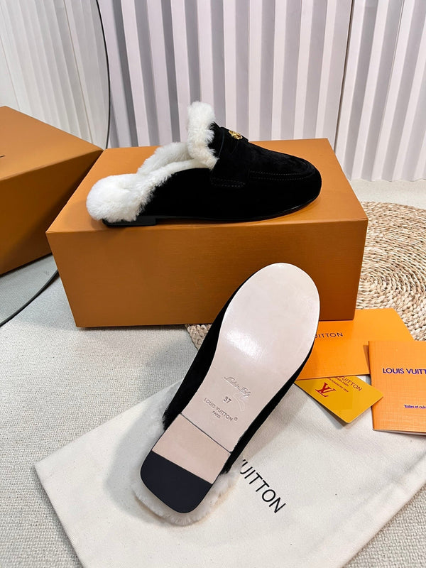 ZOCCOLI LV COSY FLAT COMFORT IN CAMOSCIO NERO E FODERA IN SHEARLING