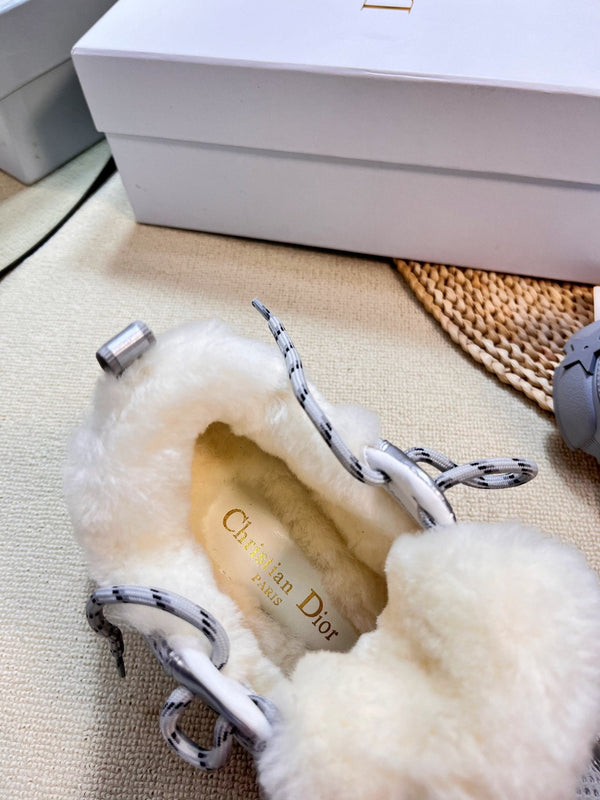 CD Chrono Sneaker In Silver Mesh Fabric With Fleece Lining 992619