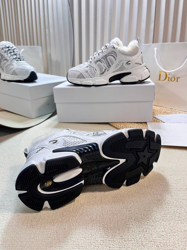 CD Chrono Sneaker In White Mesh Fabric With Fleece Lining 992618