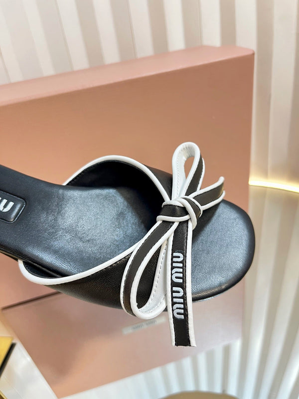 Miu 26s Bow Slippers Black Leather 768206