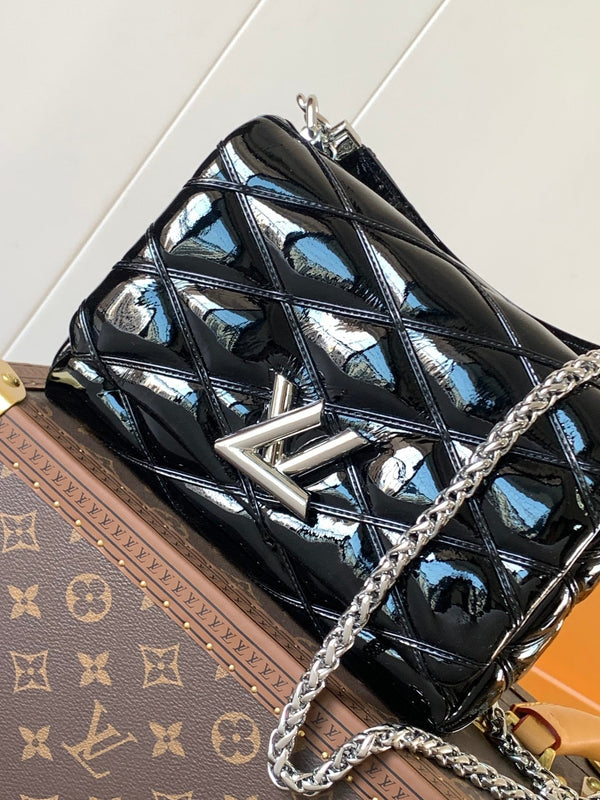 LV GO-14 MM 23cm Black Patent Leather Metal HW