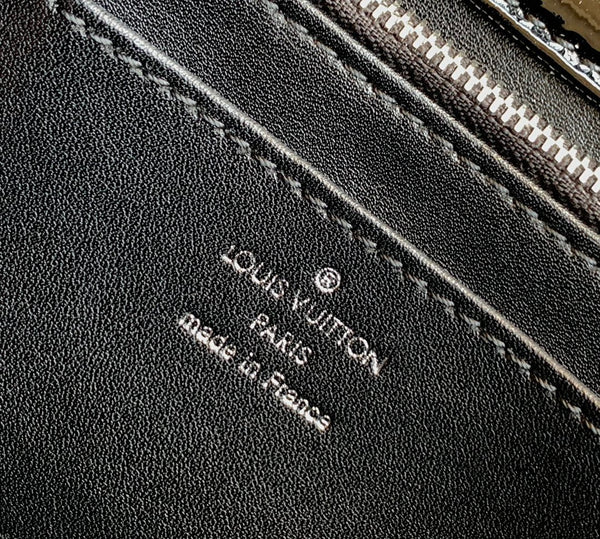 LV GO-14 MM 23cm Black Patent Leather Metal HW