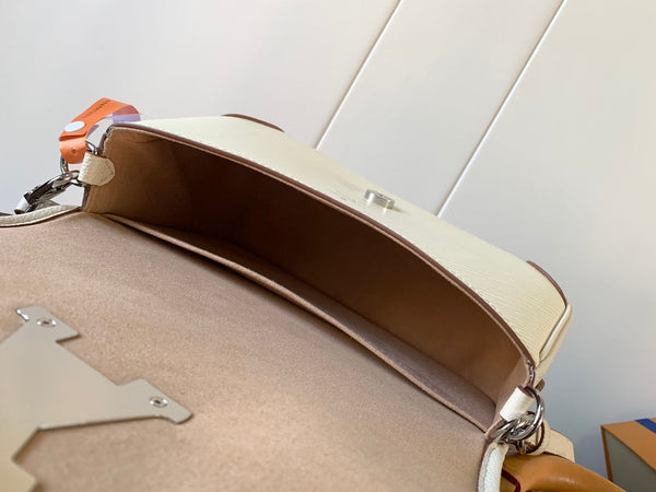 LV Buci Bag 24.5cm White Epi Leather 241088