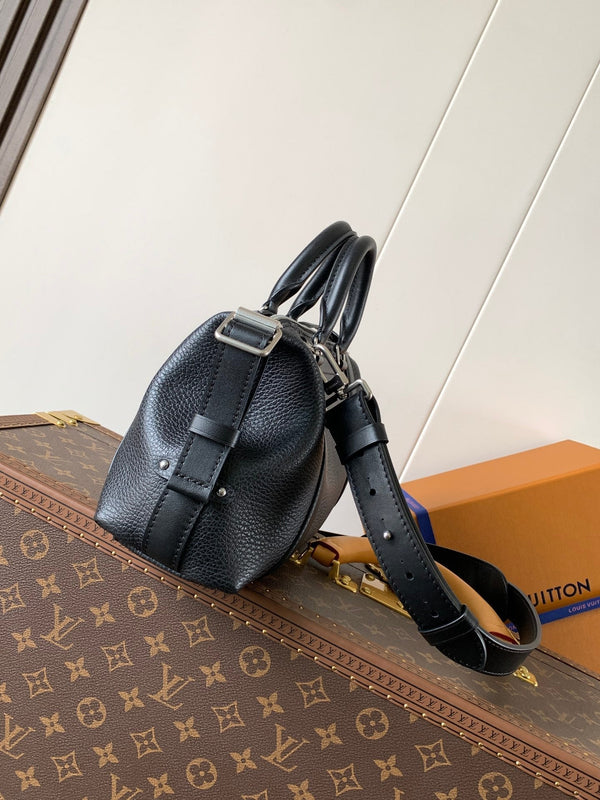 LV Nano LV Biker 38cm Nero Pelle di pecora e pelle di mucca Metallo