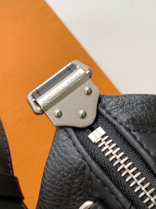 LV Nano LV Biker 38cm Nero Pelle di pecora e pelle di mucca Metallo