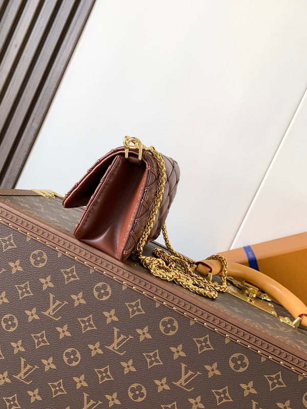LV WOC Go-14 20cm Brown Sheepskin GHW