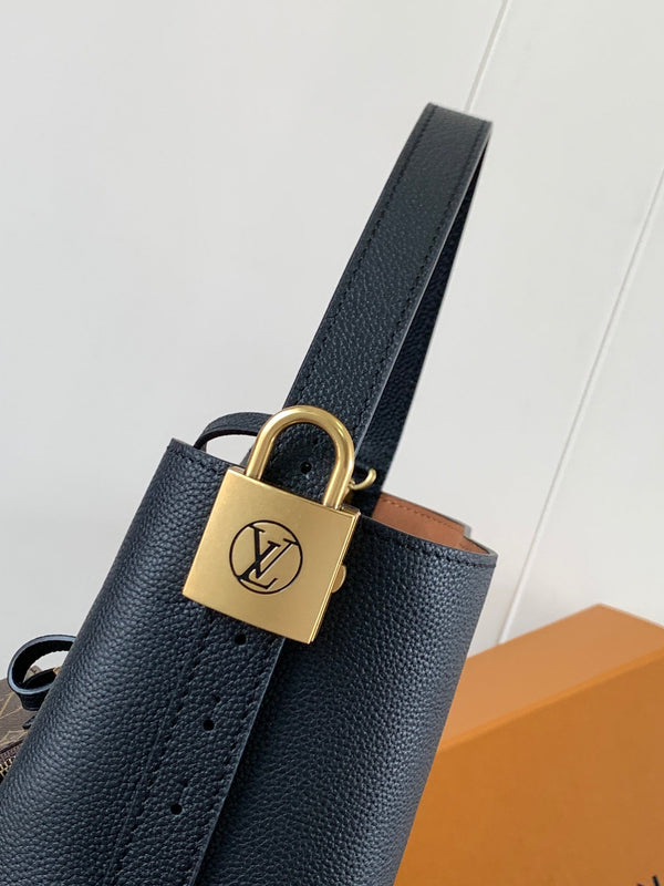 LV Low Key All In BB 16cm Pelle di vacchetta nera GHW