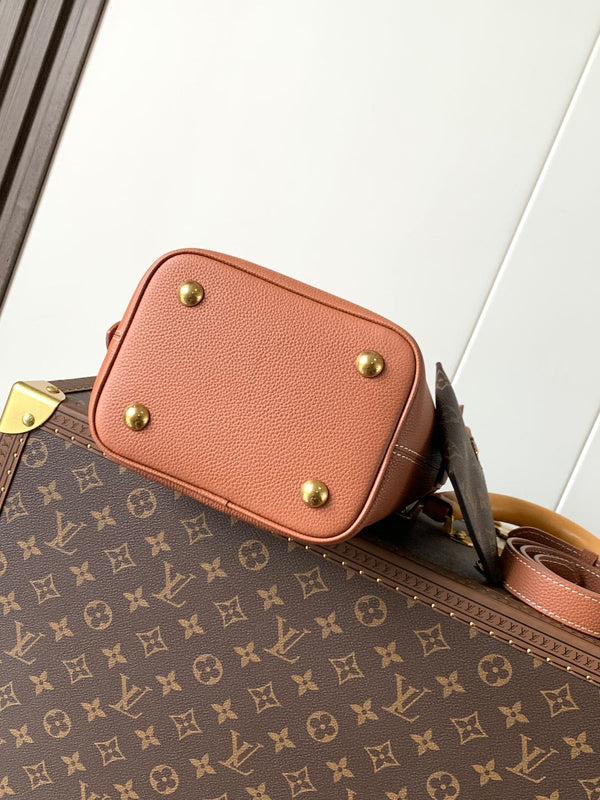 LV Low Key All In BB 16cm Marrone Pelle di vacchetta GHW