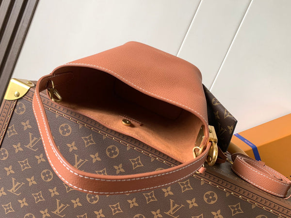 LV Low Key All In BB 16cm Marrone Pelle di vacchetta GHW