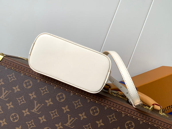 LV Alma BB Handbag 18cm White Epi Cowhide Metal HW