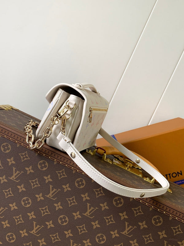 LV 25s Pochette Métis East West Dream Monogram Embossed Cowhide-Light GHW