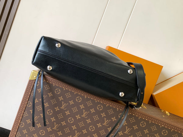 LV Off Duty Backpack 33cm Black Lambskin Sliver HW