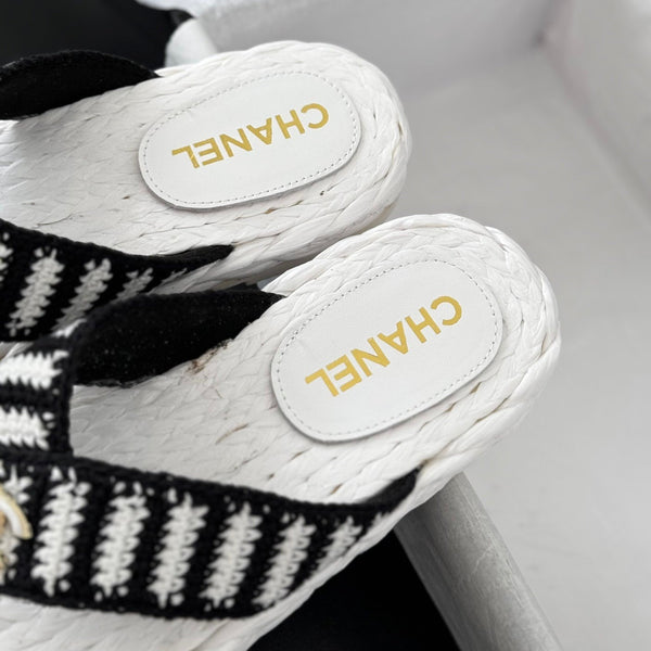 Hottest Knit Flip-Flops White Black