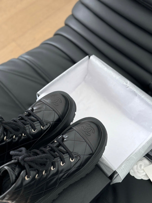 cc ankle boots black quilted patent lambskin