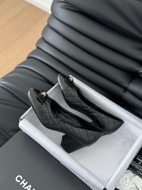 cc classic ballet flat with heel black quilted calfskin