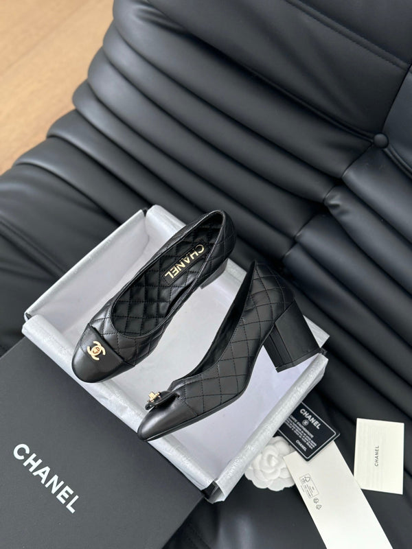 cc classic ballet flat with heel black quilted calfskin