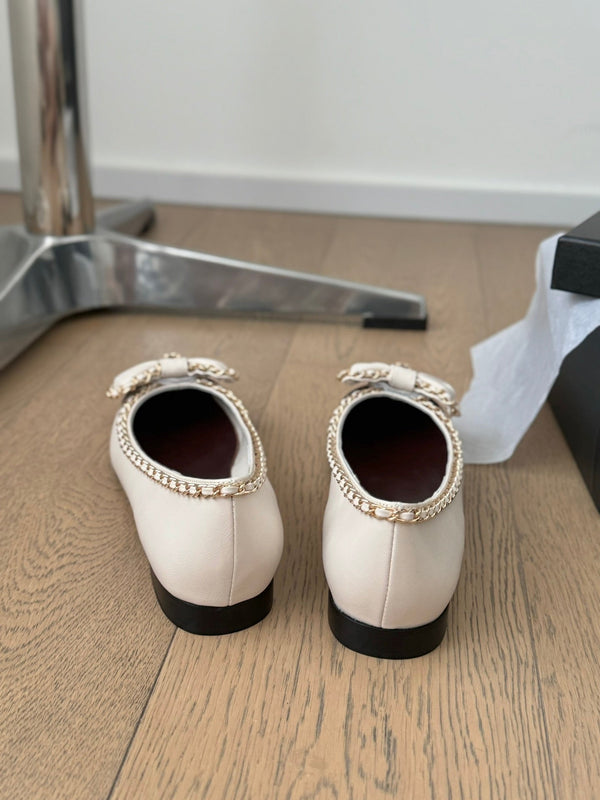 CC Ballet Flats 25mm White Chain Lambskin