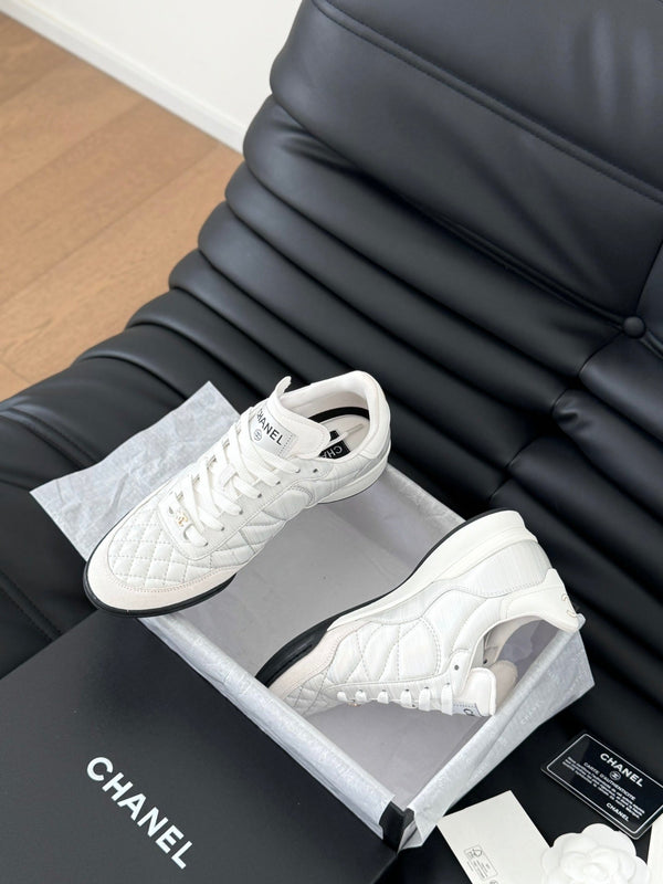 CC SNEAKER IN WHITE EMBROIDERED LAMBSKIN