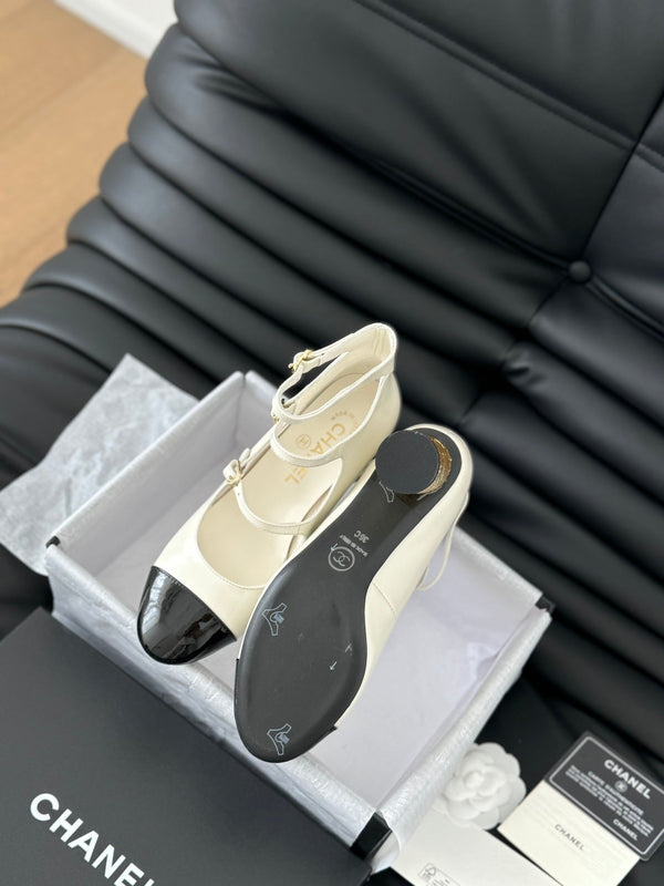 CC MARY JANE SHOES THREE STRAPS IN WHITE MIX BLACK LAMBSKIN